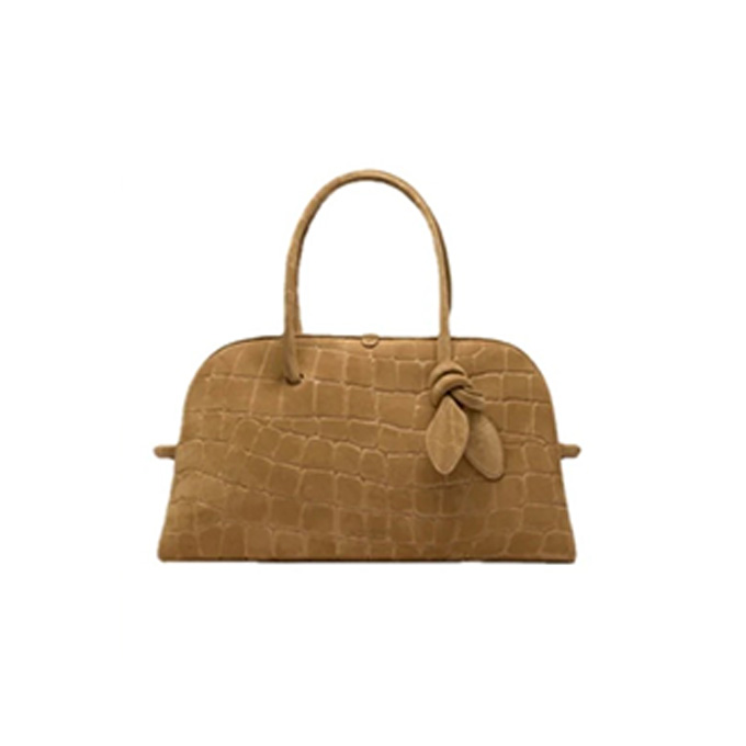 jacquemus le turismo leather shoulder bag